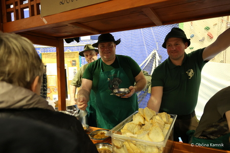 Ko v naši dolini zadiši  (31)